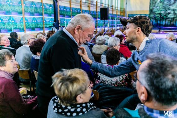 Tomasz Kireńczuk: Chętnie pomożemy: wyprowadzimy psa, zrobimy zakupy. Piszcie do Proximy!