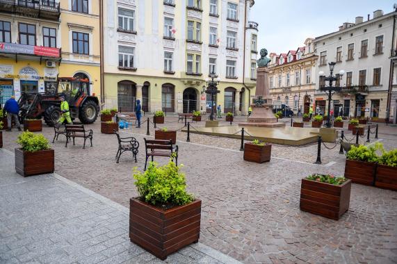 Tarnowski plac Kazimierza z parkingu zmienił się w deptak. SONDA