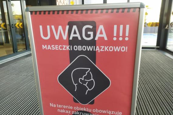 Od środy zmiany w obostrzeniach, w tym zmniejszenie liczby osób m.in. w restauracjach i hotelach do 30%