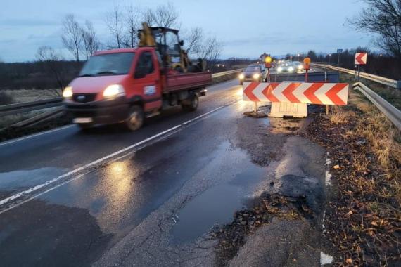 Remont ważnej przeprawy w Jankowicach na Wiśle. Kierowcy pojadą mostem tymczasowym