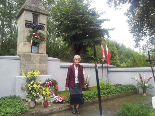 Cmentarz wojenny w Nieprześni ma niezwykłą opiekunkę