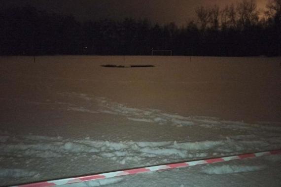 Kolejne zapadlisko w Trzebini. Tym razem na płycie stadionu UKS Górnik Siersza