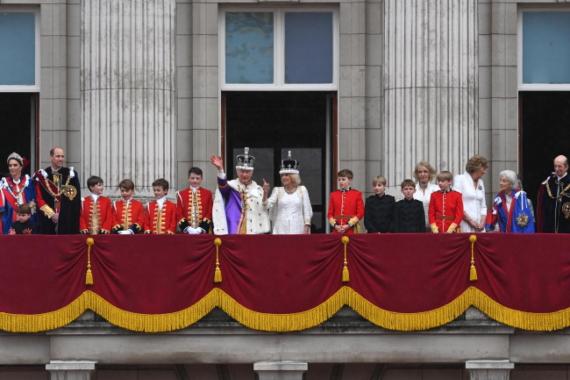 Nowo koronowany król Karol III przyjął przysięgę wierności