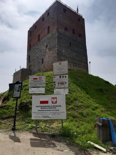 Są pieniądze na domknięcie odbudowy wieży zamkowej w Melsztynie