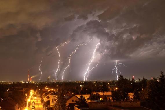 W nocy 66 interwencji strażaków w Małopolsce. W środę będzie nieco chłodniej i spokojniej