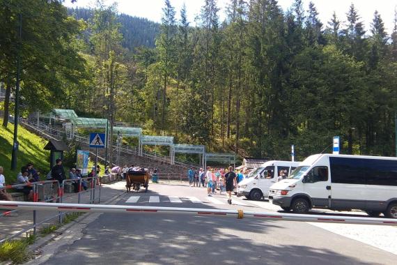 Zakopane: zmiana terminu zamknięcia dojazdu do Kuźnic