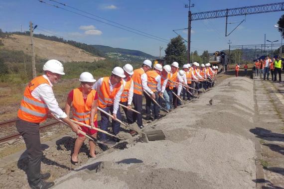 Coraz bliżej do skrócenia podróży koleją z Nowego Sącza do Krakowa do jednej godziny