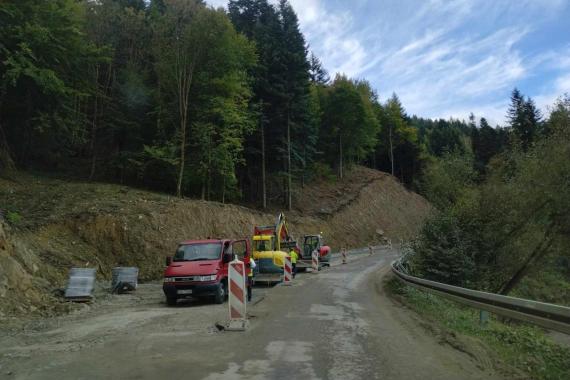 Trwa zabezpieczanie osuwiska w Muszynie. Prace mają się zakończyć w tym roku