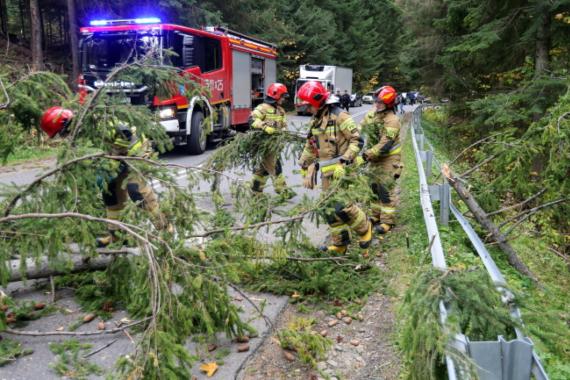 Z powodu halnego TPN odradza wyjścia w góry; bardzo trudne warunki turystyczne