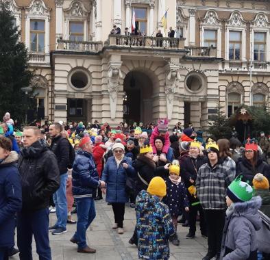 Setki sądeczan przeszły w 12.  już Orszaku Trzech Króli w Nowym Sączu