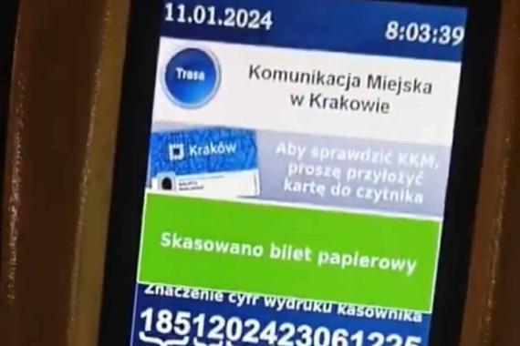 Bezpłatna komunikacja w Krakowie: część kasowników nie została zablokowana, pasażerowie kasowali bilety