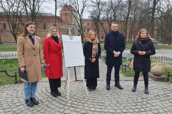 Łukasz Gibała chce promować zdrową żywność w szkołach