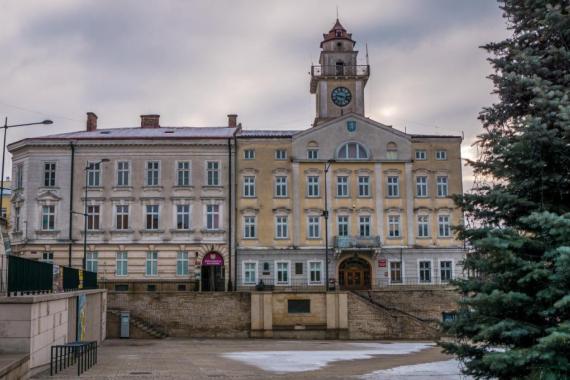 W ośmiu miastach Małopolski urzęduje zarówno burmistrz lub prezydent i wójt. Jak to możliwe?