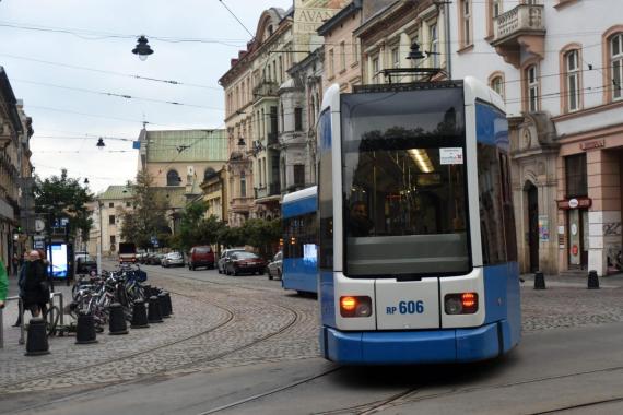 Krakowska komunikacja miejska zostanie odchudzona na majówkę. Sprawdź zmiany!