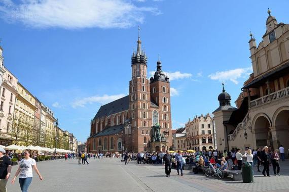  Elewacja wieży hejnałowej bazyliki Mariackiej zostanie wyczyszczona przy pomocy lasera