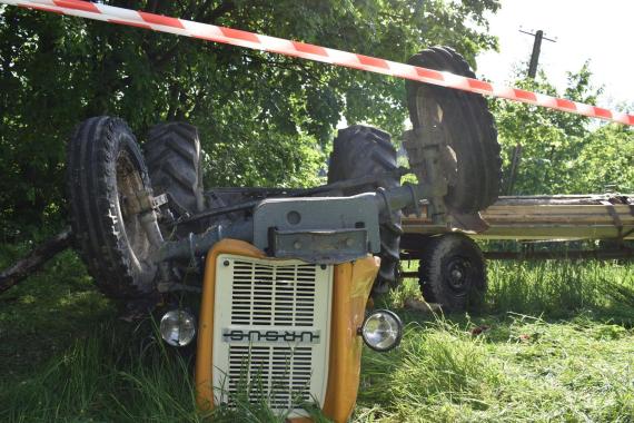 Tragiczny wypadek w miejscowości Pasierbiec. Traktor przygniótł 65-latka