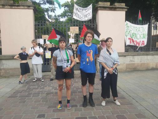 Konflikt między władzami UJ a studentami strajkującymi w Collegium Broscianum. Protestujący spędzą długi weekend w budynku uczelni