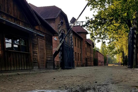 Frekwencja w Muzeum Auschwitz wraca do tej sprzed pandemii. W tym roku 1,8 mln gości