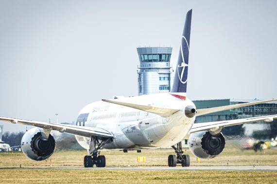 Lotnisko Kraków Airport dysponuje nową płytą postojową dla 15 samolotów