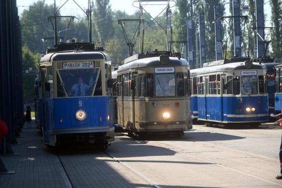 Ostatni taki przejazd w tym roku. Tysiące osób na 22. Paradzie tramwajowej