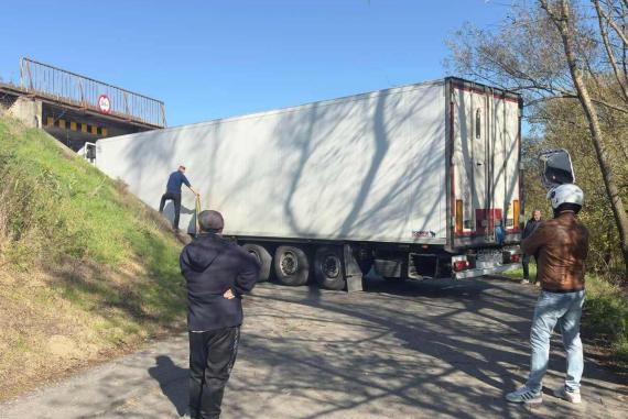 60-latek z Ukrainy wpakował się w pułapkę, bo patrzył na GPS, a nie na znaki