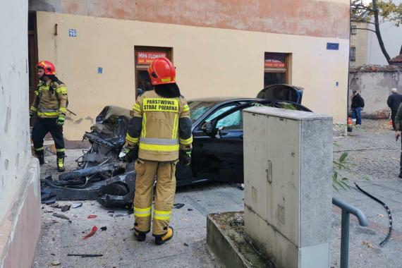 Wypadek w ścisłym centrum Tarnowa. Sprawca był trzeźwy