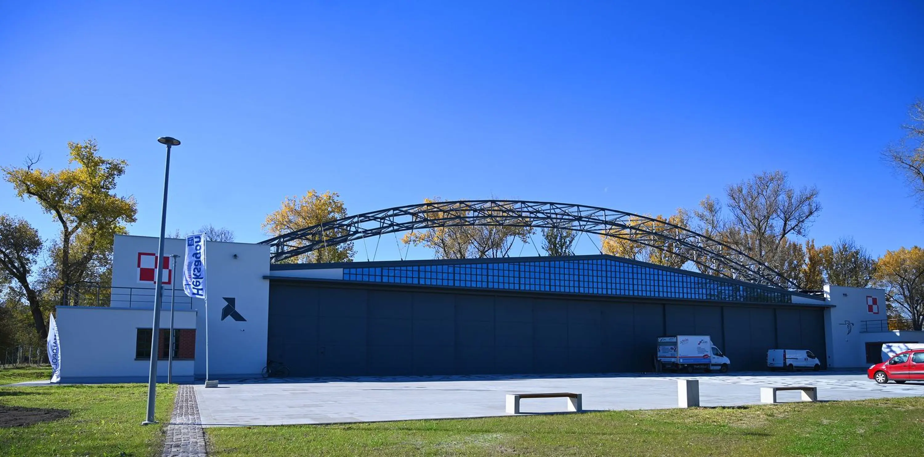 Heksagon gotowy! Muzeum Lotnictwa Polskiego ma nowy hangar. ZDJĘCIA