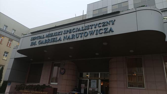 Co się  działo w szpitalu im. Narutowicza w Krakowie? Długi, niebotyczne premie i zmniejszanie liczby łóżek