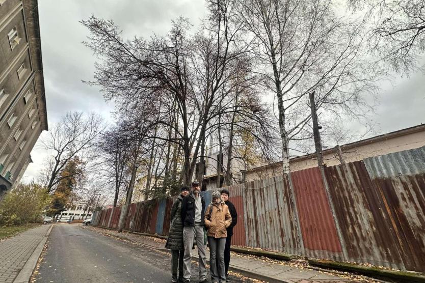 Nowa Huta. Nie chcieli apartamentowca, to będą go mieli. I na dodatek wytną im drzewa