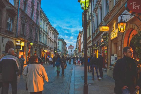 Spacerując ulicami Krakowa możemy poczuć żywą historię