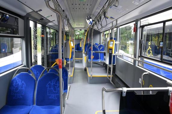 Do czego służą przyciski w tramwajach i autobusach?