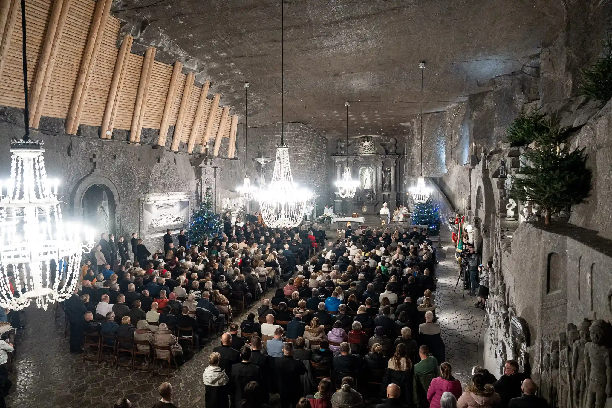 600 osób na podziemnej Pasterce. W Kopalni Soli „Wieliczka” spotkali się pracownicy