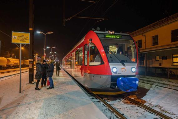 Z sądeckiego uzdrowiska w Tatry. Wraca połączenie kolejowe, które było hitem