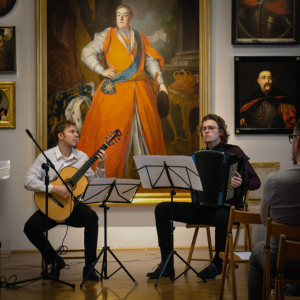 Koncert „Muzyczne opowieści sześciu strun i stu dwudziestu guzików”