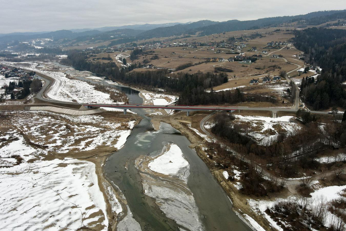 Maniowy, Jezioro Czorsztyńskie