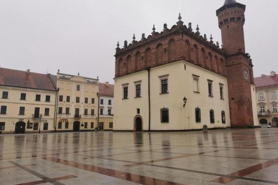 Na czerwone uważajcie. Jest pierwszy pozew za wypadek na śliskim tarnowskim Rynku