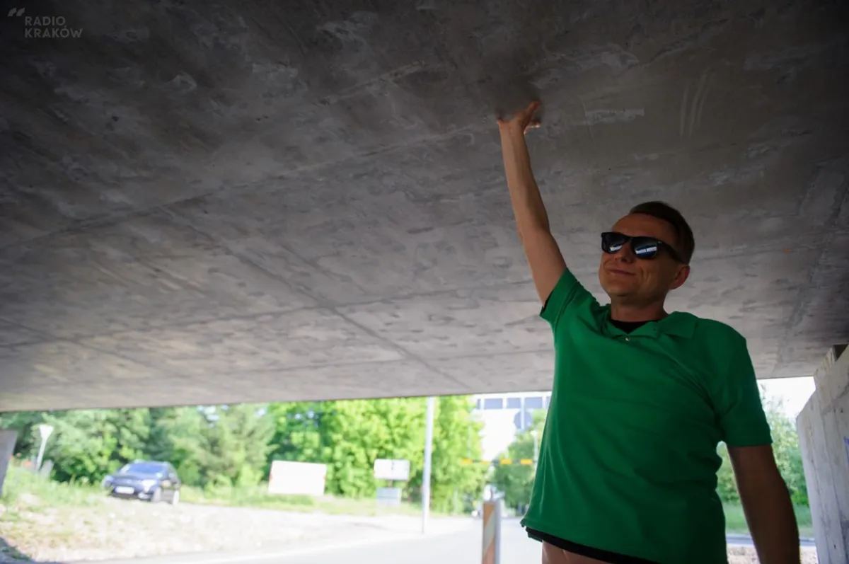 Remont linii kolejowej Kraków - Tarnów: absurd goni absurd