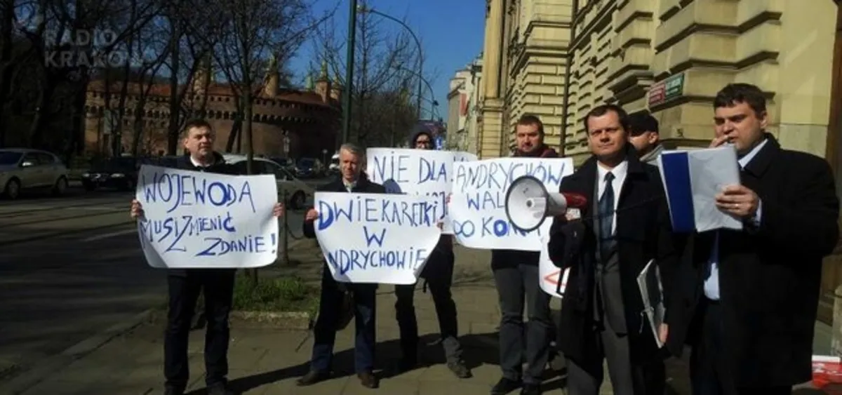 Mieszkańcy Andrychowa walczą w Krakowie o karetkę