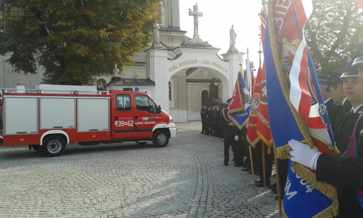PSL: bardzo dobrze, że strażacy ochotnicy dostają nowe samochody mówi minister Kosiniak-Kamysz