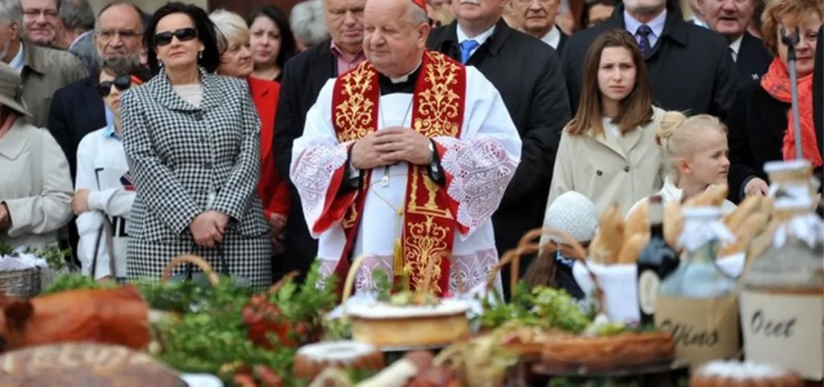 Pokoju, przebaczenia, jedności! Kard. Dziwisz na Wielkanoc