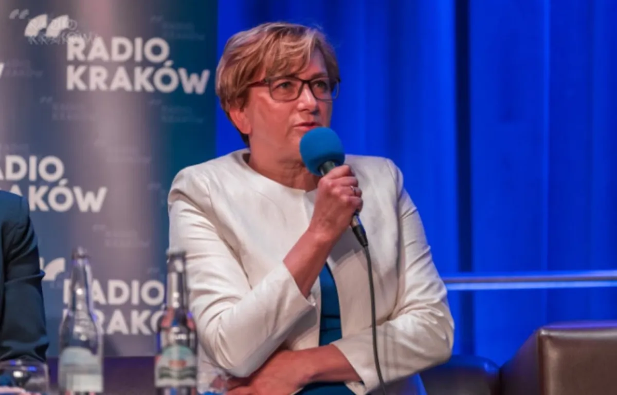 Józefa Szczurek-Żelazko: Nie należy się spodziewać poluzowania dotychczasowych obostrzeń