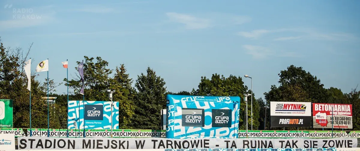 Rozsypujący się stadion w Mościcach doczeka się przebudowy?