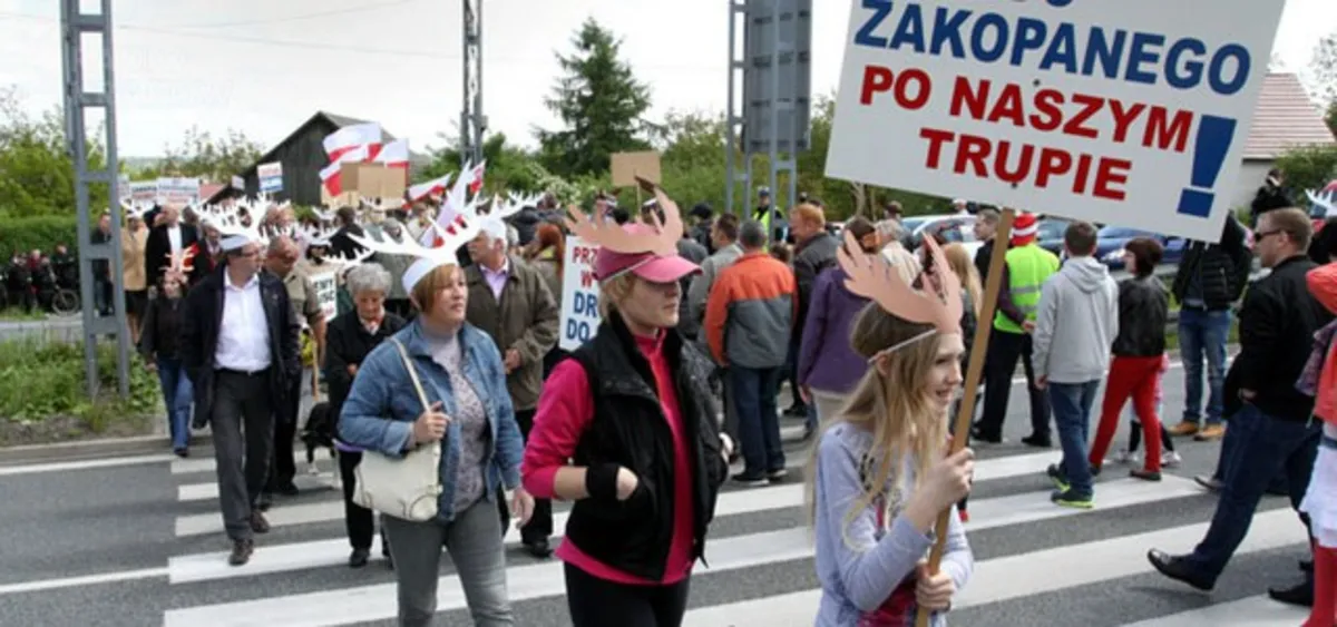 Mieszkańcy Mogilan znowu zablokowali zakopiankę. <b>FOTO</b>