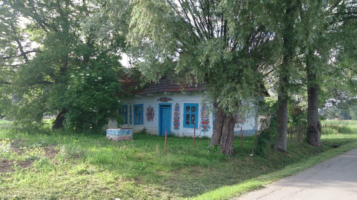 Bajkowe kolory i kwiaty.  53. konkurs "Malowana Chata"rozstrzygnięty