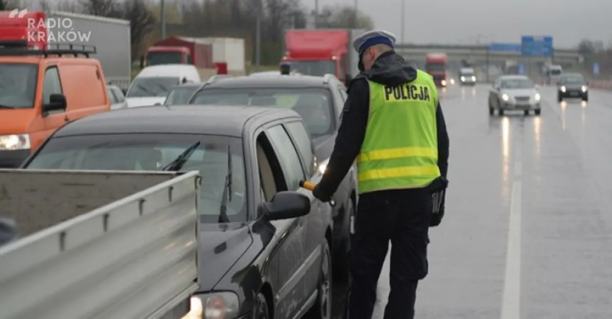 80 kierowców na podwójnym gazie na małopolskich drogach