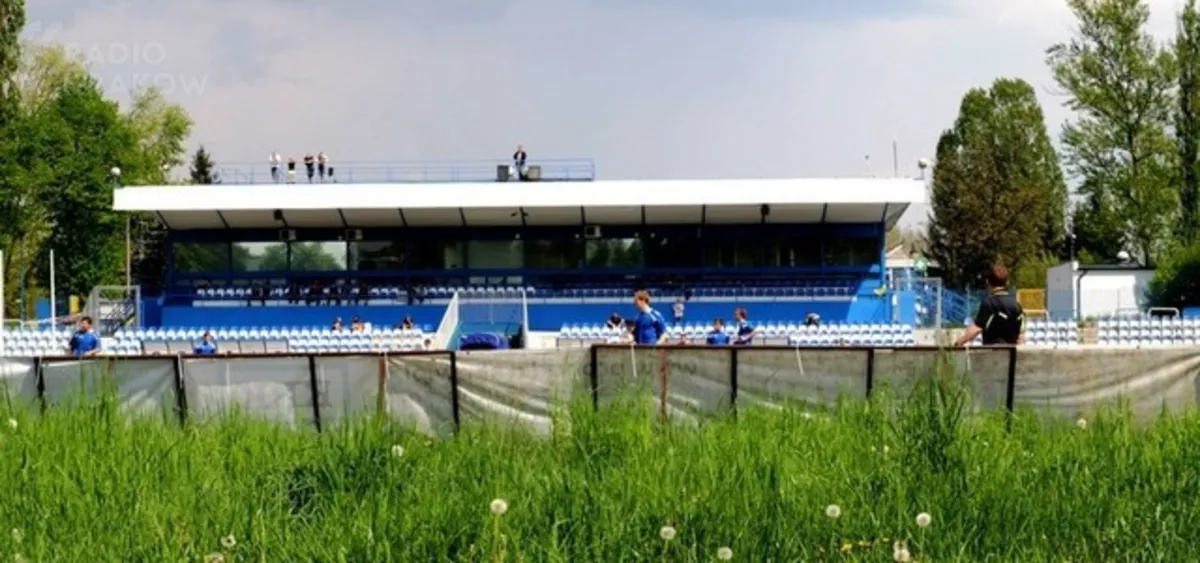 Stadion wyremontowany za ponad milion popada w ruinę