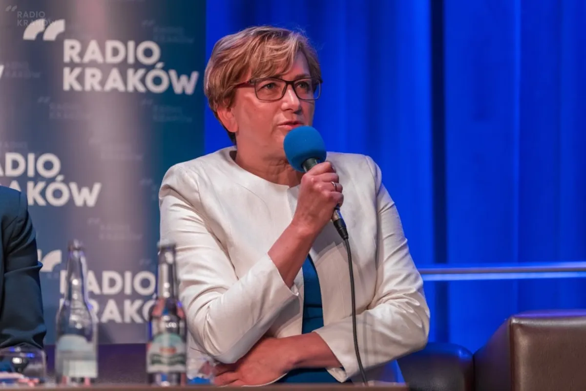 Józefa Szczurek-Żelazko: Spowolnienie pandemii zależy od dwóch czynników – tempa szczepień i powrotu do reżimu