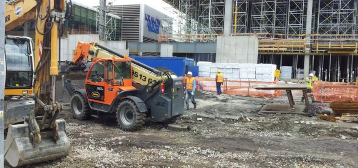 Trudne lato dla korzystających z Kraków Airport
