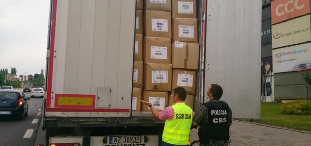 Policja odkryła gigantyczny skład nielegalnego tytoniu