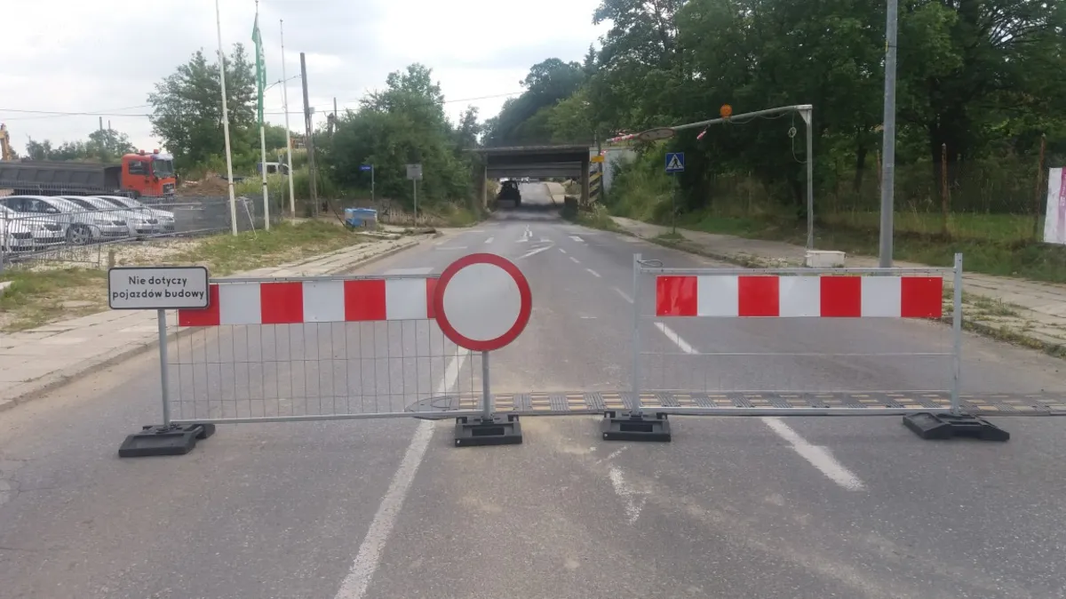 Przejazd pod wiaduktem na ul. Gumniskiej w Tarnowie został zamknięty
